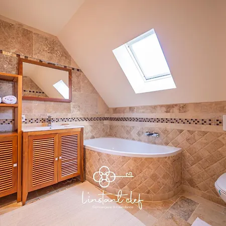 Cocon Familial & Terrasse - Pole Sante Sud - 10mn Circuit Des 24h - L'instant Clef 別荘 ルマン